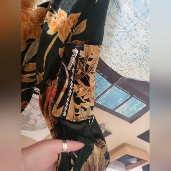 Zara Basic Floral Print Velvet Track Jacket - Picture 9 of 11